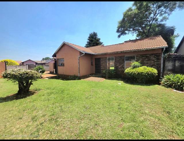 3 BEDROOM HOUSE FOR SALE IN DAWN PARK
